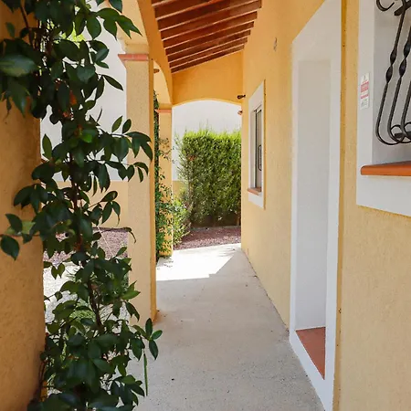 Casa de Férias L'escapade Jaune - Jacuzzi, Wi-fi, Equipee *